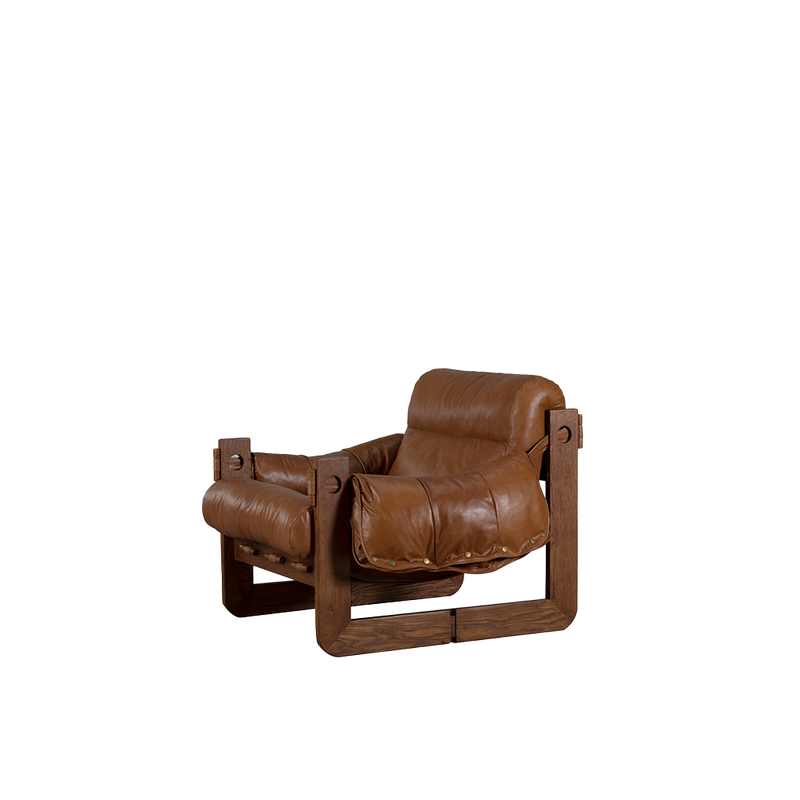 Butaca Heritage de piel marrón con apoya-brazos plegables y estructura de madera
