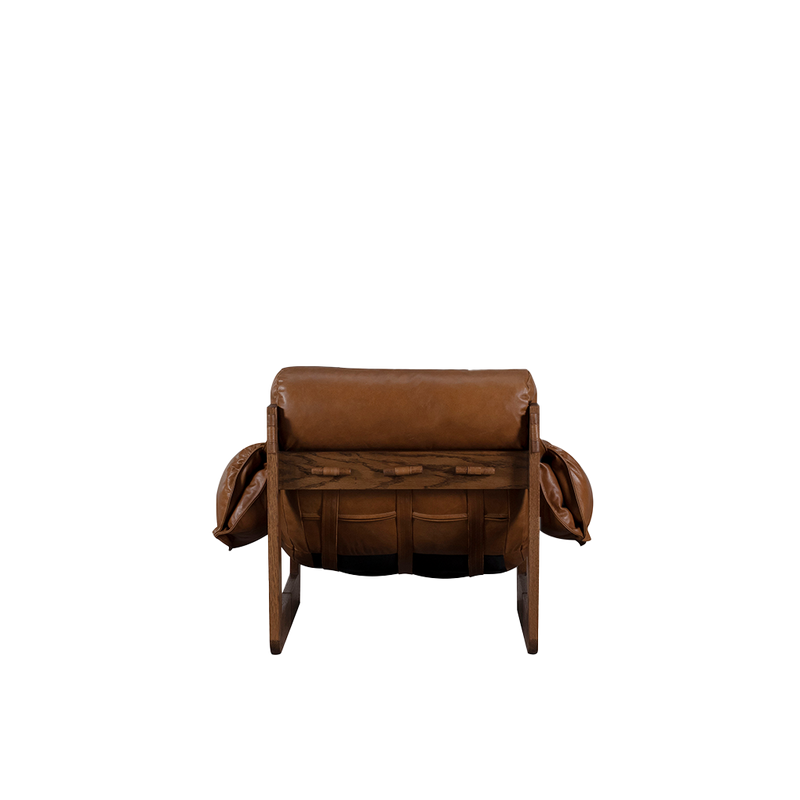 Butaca Heritage de piel marrón con respaldo acolchado y tiras decorativas