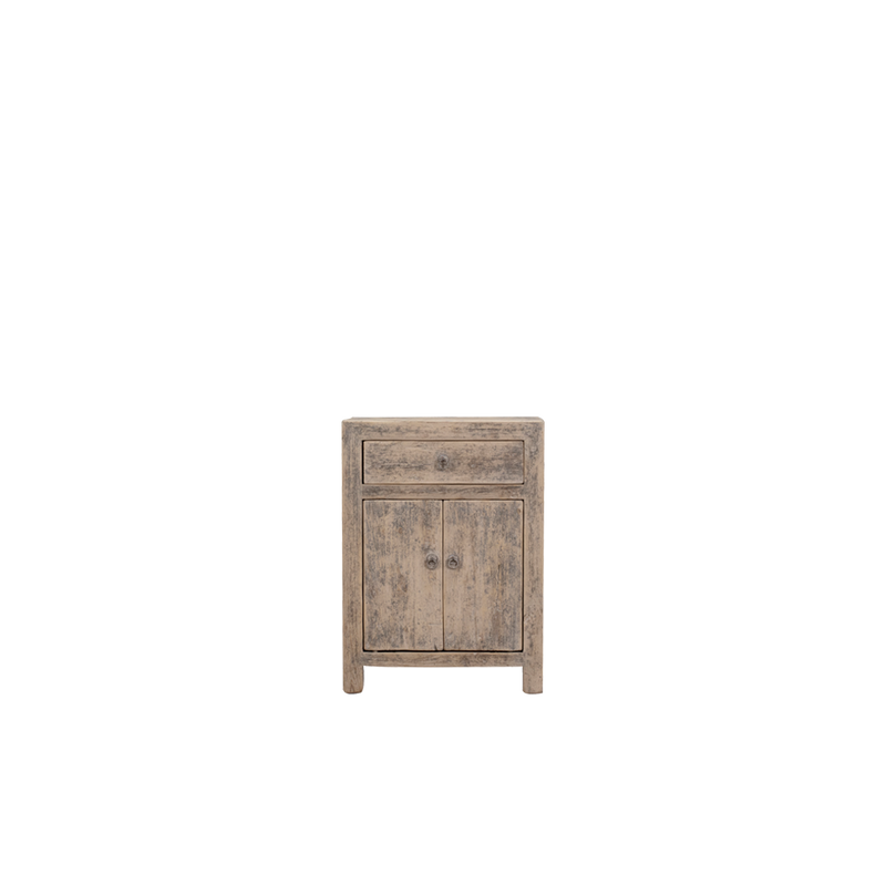 Mesita de noche Heritage de madera envejecida con cajón superior y dos puertas con tiradores