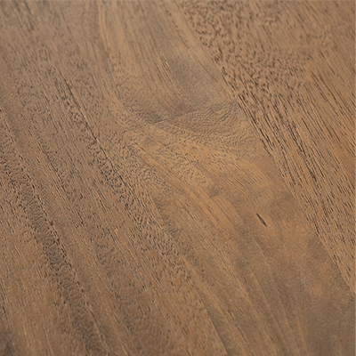 Tablero de mesa de comedor de madera natural con vetas marcadas