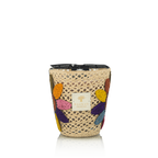 Vela en frasco de malla beige con flores bordadas en naranja, morado y amarillo