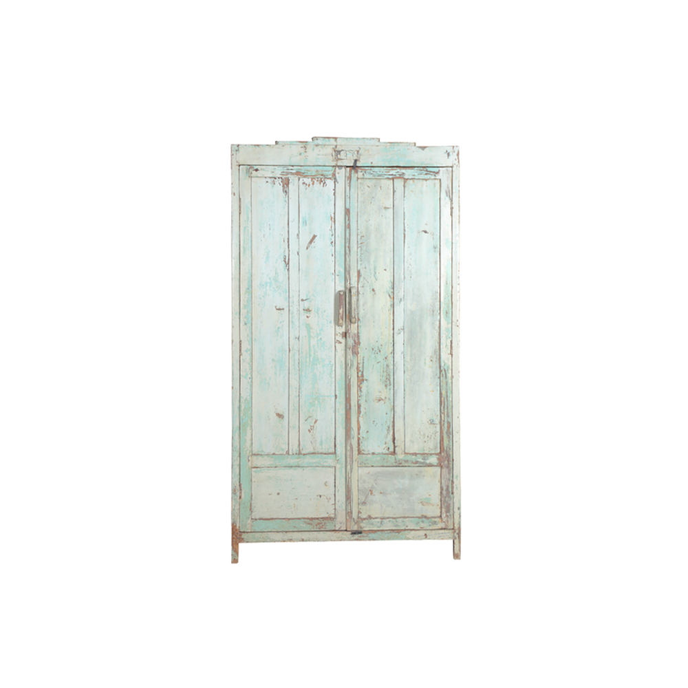 Armario de madera de teca azul claro con dos puertas y acabado envejecido.