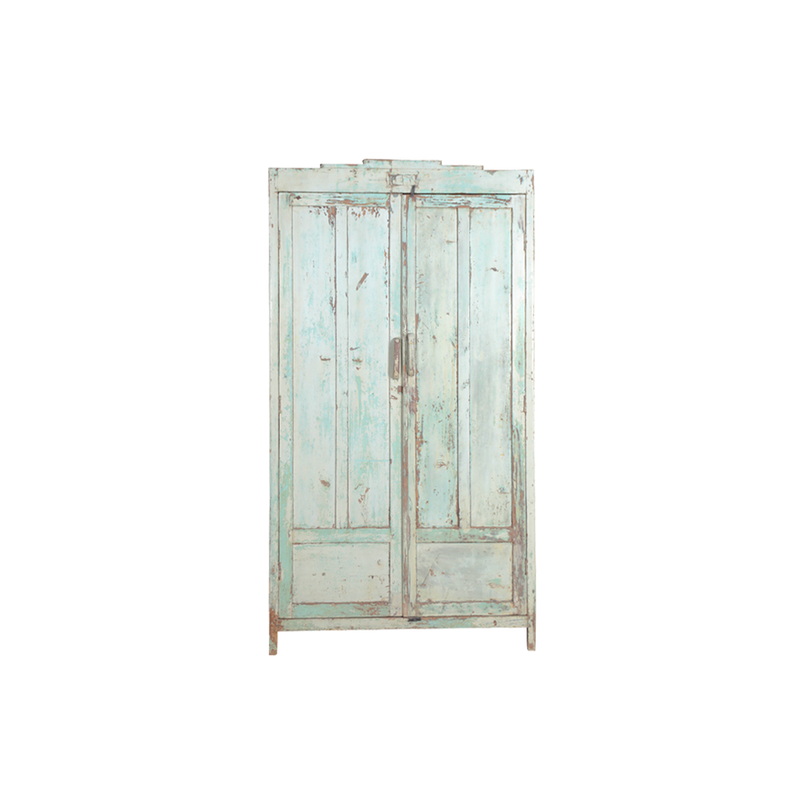 Armario de madera de teca azul claro con dos puertas y acabado envejecido.