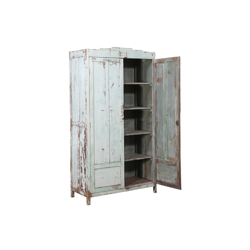 Armario de madera de teca azul claro con puertas abiertas y estantes interiores.