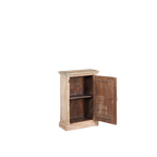 Mesita de noche de madera teca con puerta abierta y estantes interiores
