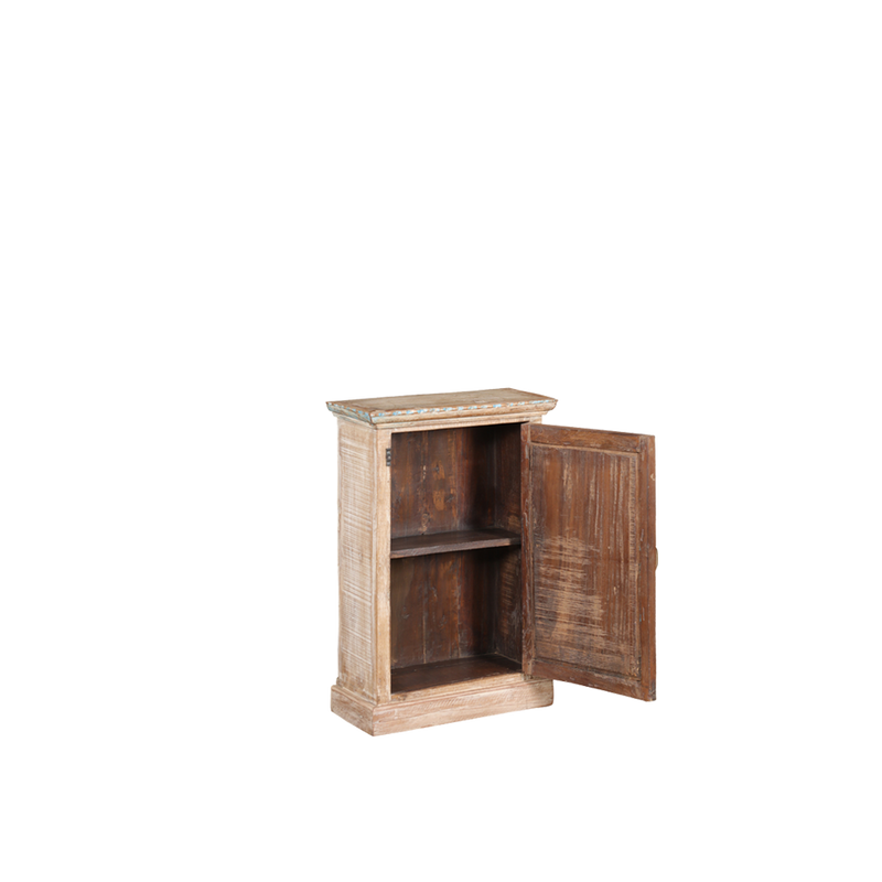 Mesita de noche de madera teca con puerta abierta y estantes interiores