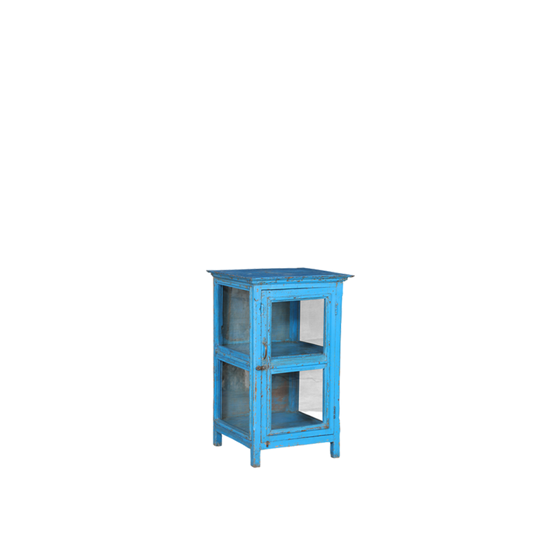 Vitrina de madera azul con estantes interiores y puertas frontales