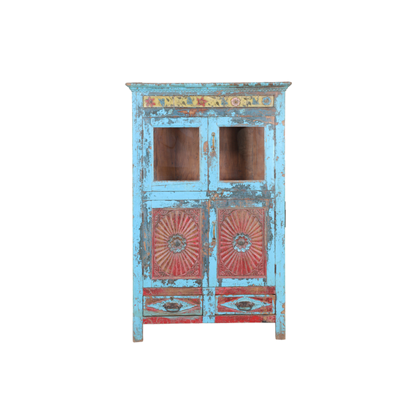 Vitrina de madera turquesa con dos puertas y cajones con motivos rojos