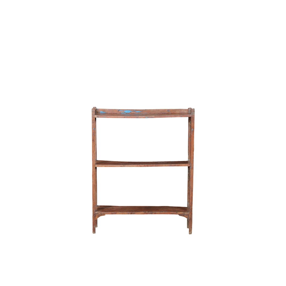 Librería de madera de teca marrón con tres estantes abiertos y estructura rectangular