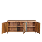 Aparador de teca con puertas abiertas y estantes interiores, madera envejecida y turquesa.