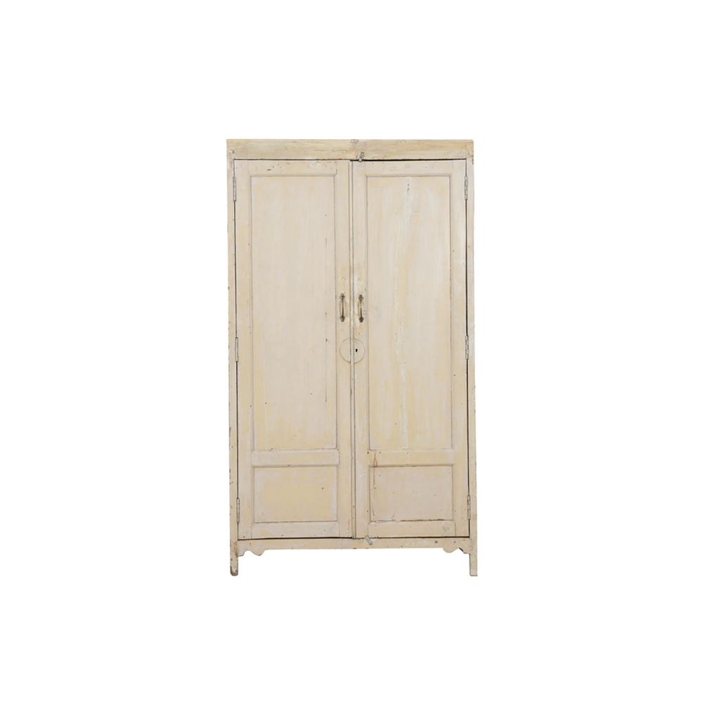 Armario de madera de teca con dos puertas abatibles, acabado claro y tiradores metálicos