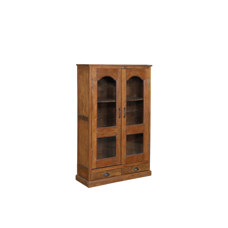 Vitrina de madera con puertas de vidrio, estantes interiores y dos cajones inferiores