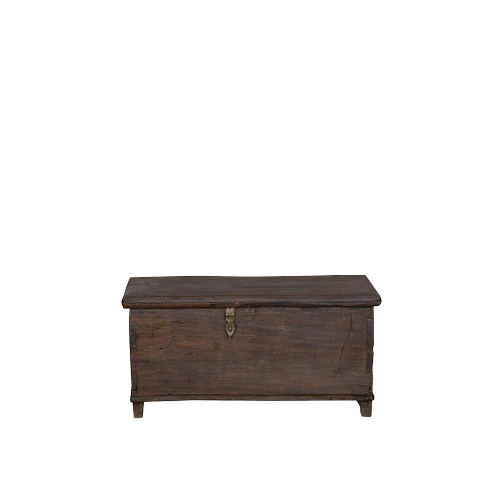 Baúl decorativo de madera de teca con tapa y herraje metálico