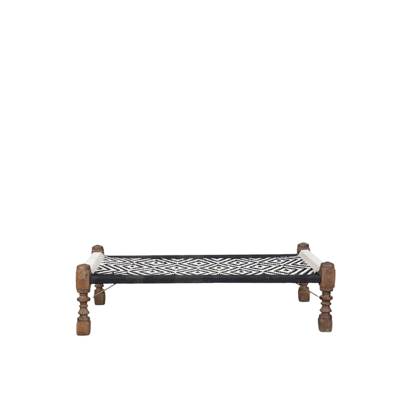CAMA INDIA NEGRA 183X90X51H 82