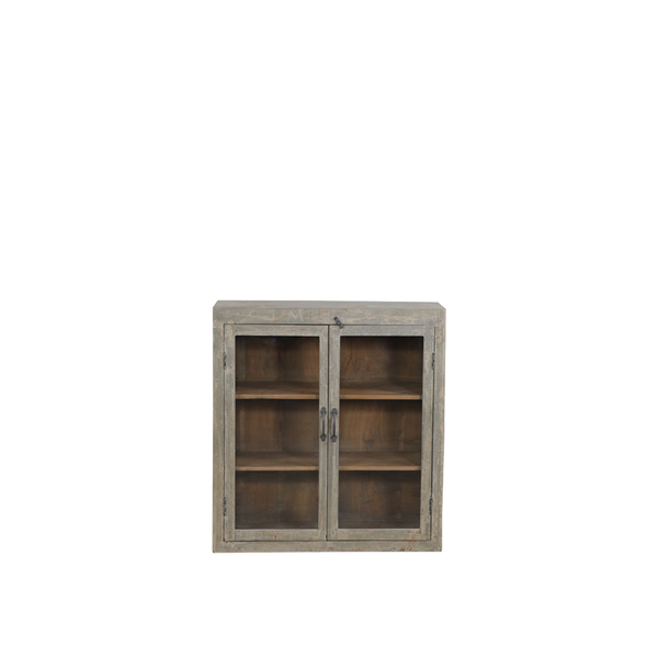 Vitrina pequeña de madera vintage gris con dos puertas y estantes interiores