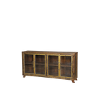 Aparador de madera con puertas de cristal y marco metálico, vista frontal en ángulo