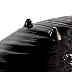 Cuenco de porcelana negra con forma de mejillón, interior brillante con textura