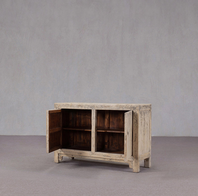 BUFET CHINO 2 PUERTAS 133X40X86H