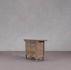 Aparador antiguo chino de madera con 5 cajones, vista lateral, patas curvadas