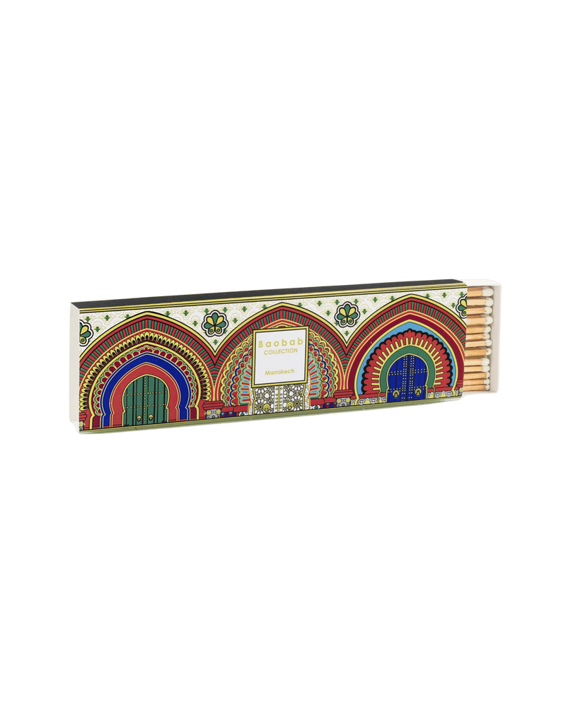 Caja de cerillas Baobab Collection Marrakech con diseño colorido de arcos y puertas