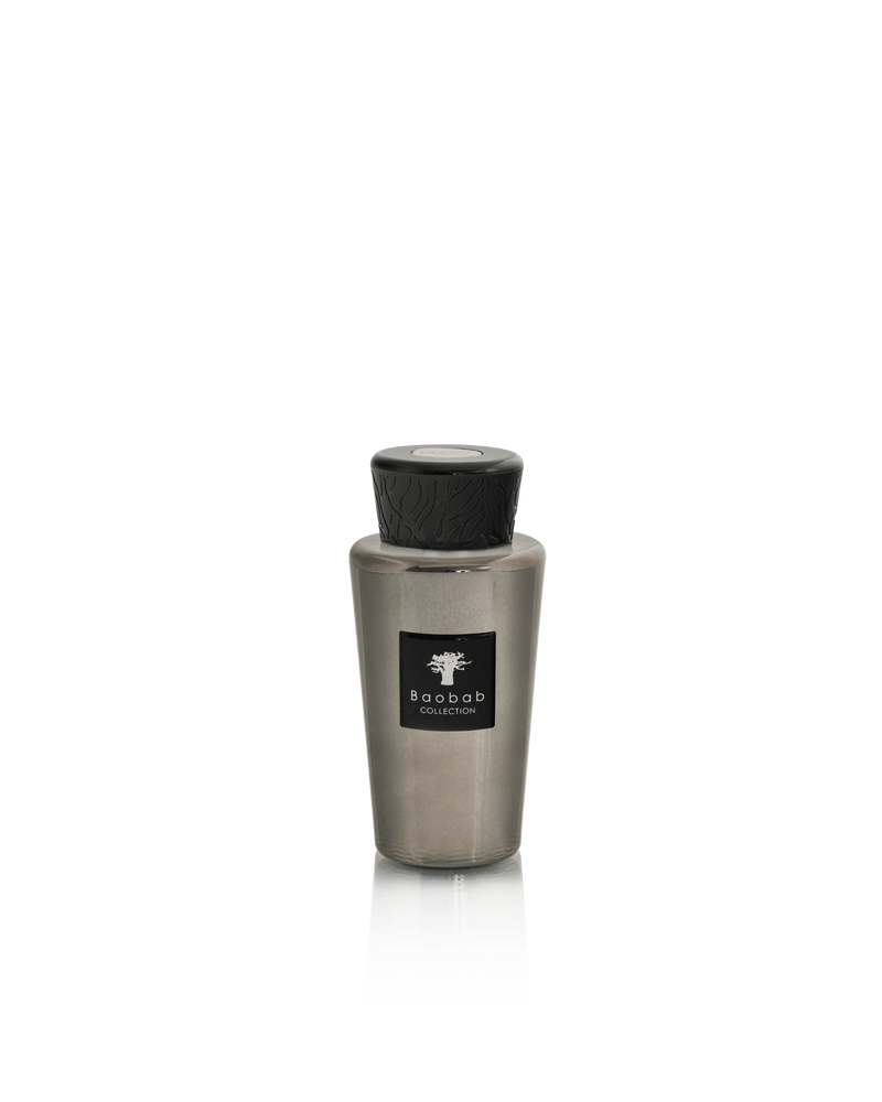 Ambientador en spray Platinum de Baobab Collection, frasco plateado con tapa negra texturizada.