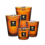 Juego de velas Baobab en vasos de vidrio ámbar, distintas alturas, con etiquetas negras