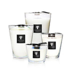 Juego de velas en frascos de vidrio con cera blanca y etiquetas negras Baobab Collection