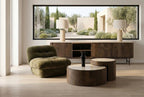 Butaca lounge verde con respaldo alto acolchado, vista en conjunto en la sala