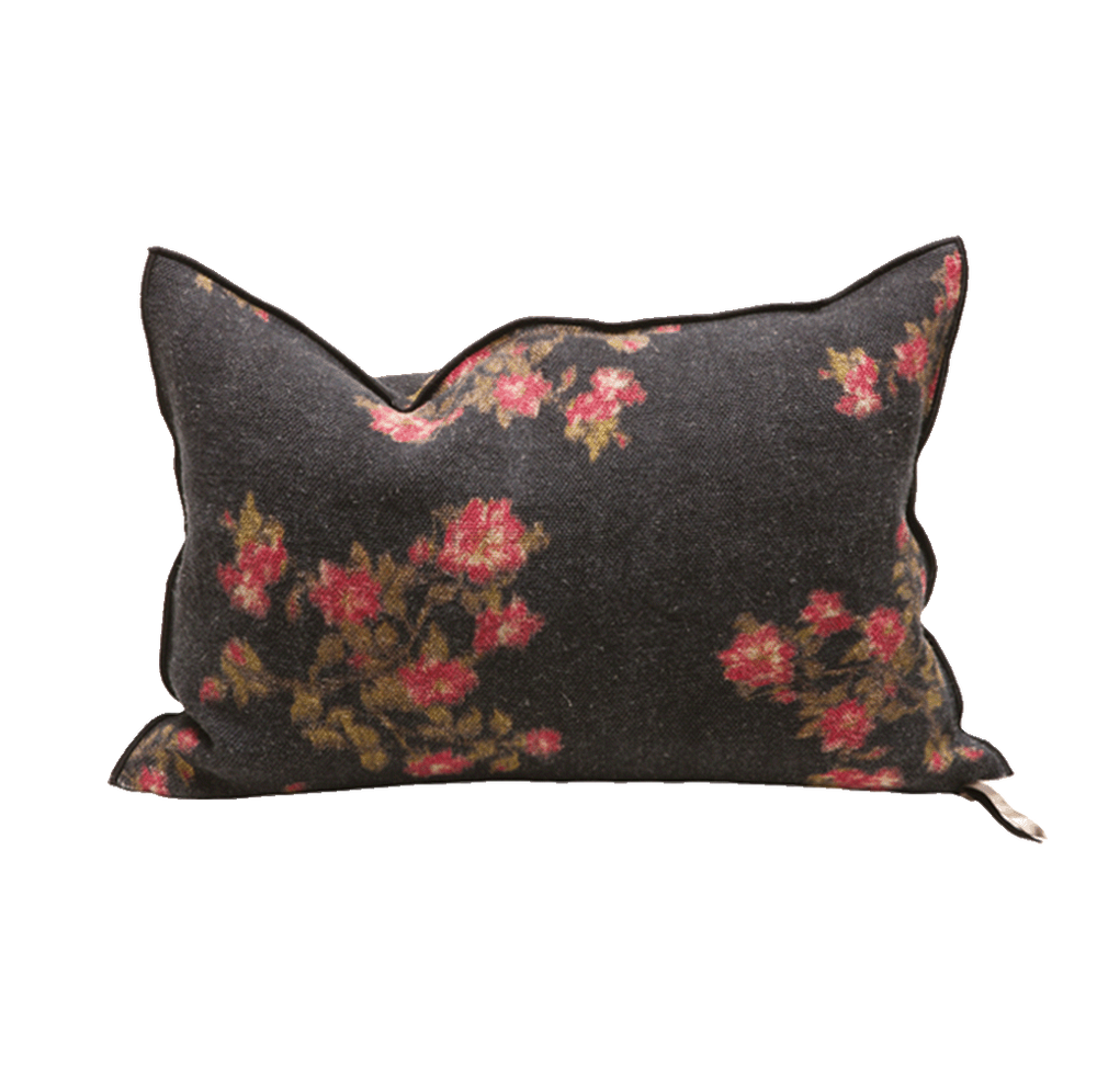 Cojín con funda gris oscura y flores rosas/magenta, diseño floral