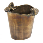 Enfriador de champán de bronce con relieves de osos, vista frontal