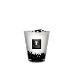 Vela en vaso transparente con etiqueta Baobab Collection y franja negra decorativa