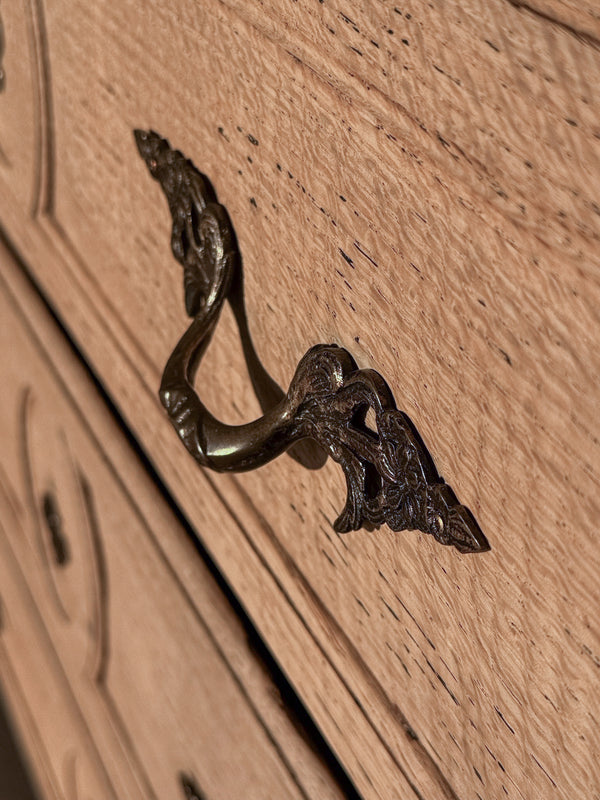 Cómoda francesa  estilo Luis XV