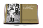 Libro Herencia Polo abierto: fotos en blanco y negro y texto en página derecha