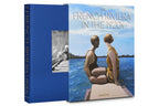 Libro La Costa Azul francesa en los años 1920s con lomo azul y portada con dos mujeres