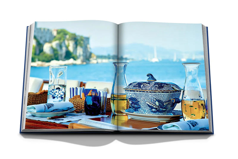VALENTINO: AT THE EMPEROR´S TABLE