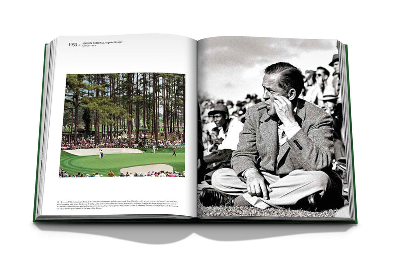 Libro de golf abierto con foto de campo y retrato en blanco y negro.