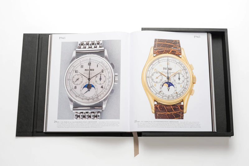 Libro de colección Patek Philippe abierto con dos relojes ilustrados