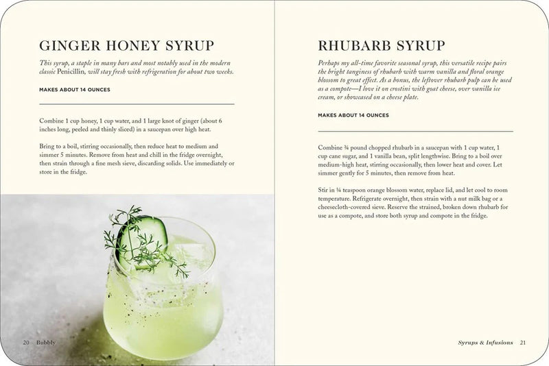 Libro Bubbly abierto: receta y cóctel verde con rodaja en copa