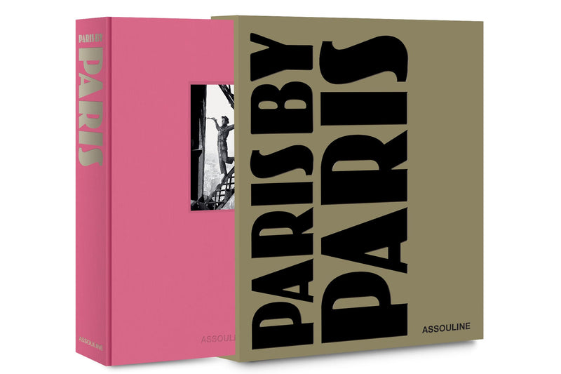 Libro con tapa rosa y beige con tipografía grande 'PARIS' y logotipo Assouline