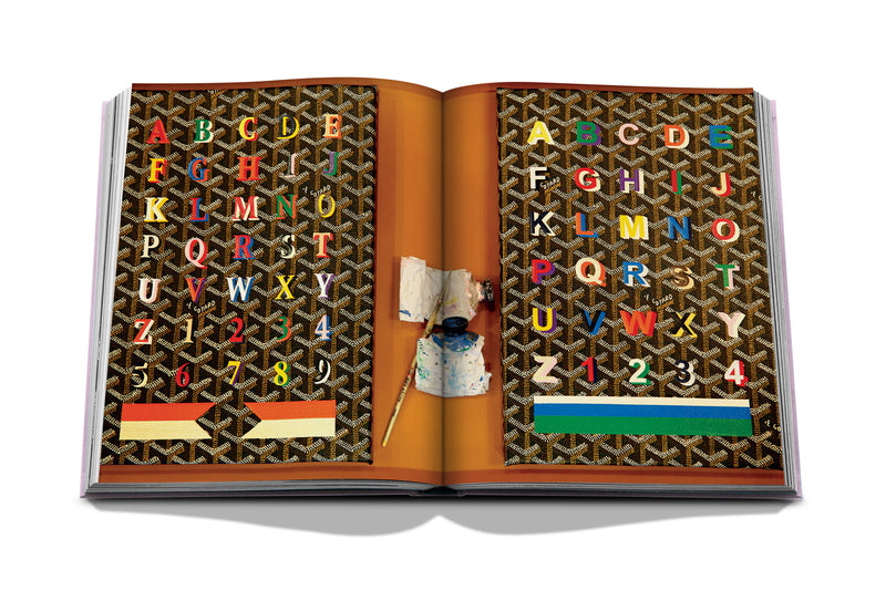 FASHIONPHILE, THE BOOK OF ICONIC BAGS