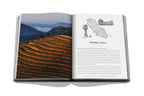 Libro abierto, viñedo en ladera y mapa de Sonoma Valley