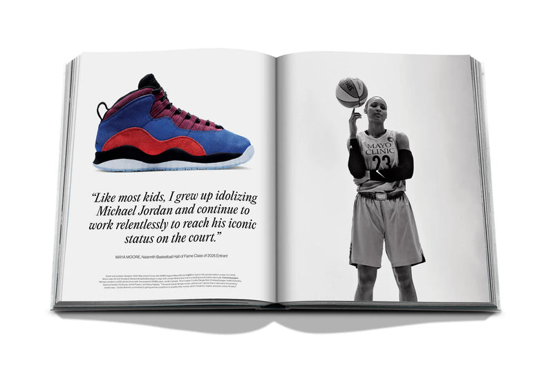 Libro abierto con zapatilla azul y roja y foto de Michael Jordan de niño