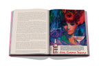 Libro abierto con retrato y panel informativo; aparece la etiqueta "José Cuervo Tequila"