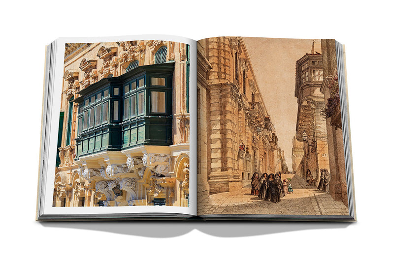 Libro abierto con fotos de edificios de piedra y balcones en calles históricas