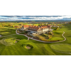Libro GOLF con vista aérea de campo verde, complejo y senderos sinuosos.