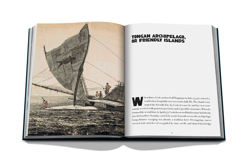 Libro abierto con barco velero y texto a la derecha