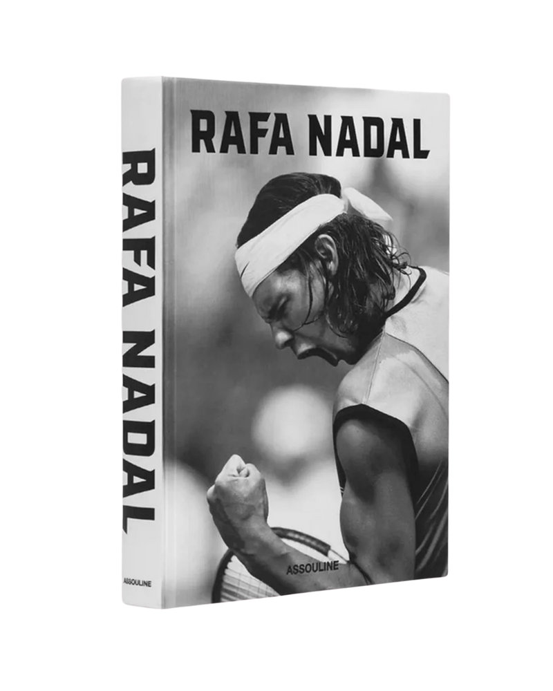 Libro Rafa Nadal de Assouline con portada en blanco y negro y cinta blanca.