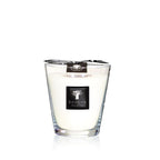 Vela en frasco de vidrio con cera blanca y etiqueta Baobab Collection, vista frontal