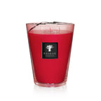 Vela roja alta en frasco de vidrio con etiqueta Baobab Collection