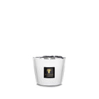 Vela Baobab en vaso blanco pequeño, etiqueta negra con árbol dorado.